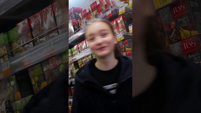 ❎️ Действительно очень скромная девочка? У вас есть сестра/брат?? #pov #story смотреть онлайн