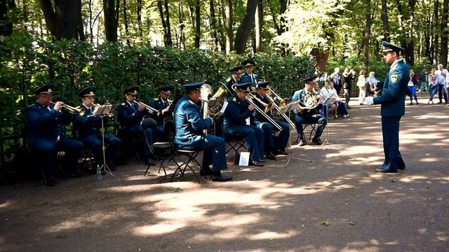 Фокстрот. Цветущий май. Духовой оркестр в Летнем Саду. смотреть онлайн