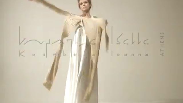 Ioanna Kourbela - Удивительная блузка-трансформер смотреть онлайн