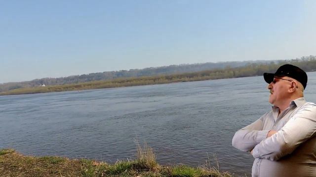 За рекой ( акапельное пение - ДЕБЮТ) - Алексей Доктор Леший - бард смотреть онлайн