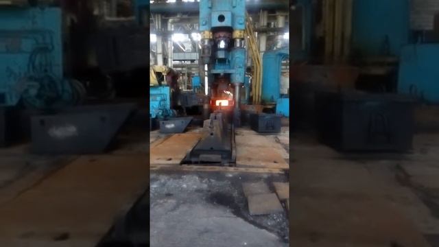 Куй железо пока горячо на гидравлическом прессе. смотреть онлайн