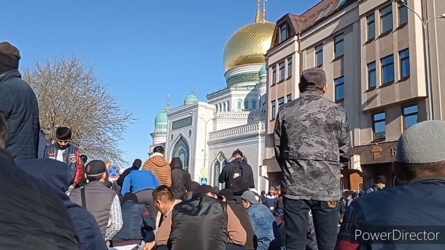 Праздничный намаз Ураза-байрам в Москве в честь окончания Рамадана - Прямая трансляция смотреть онлайн