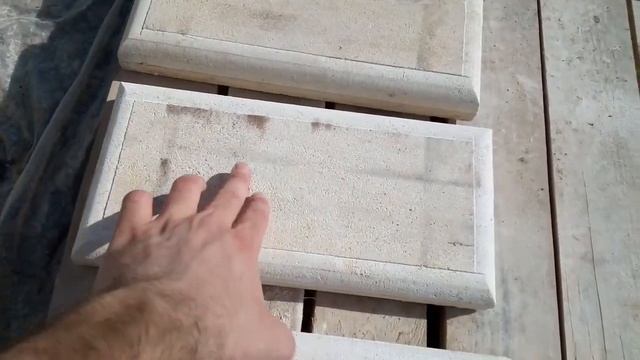 Процес очистки карнизов, чтобы после отделки, не падало на голову, но об этом расскажем при встрече смотреть онлайн