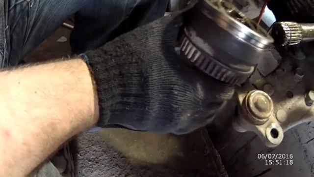 #ремонт #тюнинг Замена пыльника на наружнем шрусе переднего левого колеса Хендай Туссан 2007 год смотреть онлайн