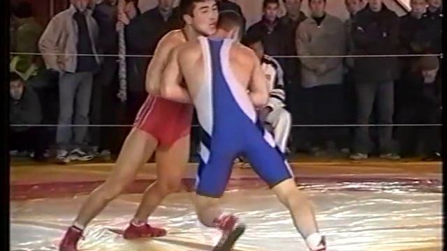 Спорт. Борьба греко-римская. Ринат Усупжанов-Ислам Умурзаков. Кубок КР-2002. смотреть онлайн