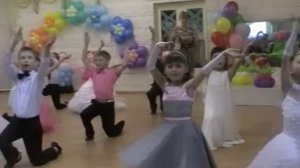 Выход на выпускном  Маленькая страна 2012г.