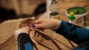 «Ручная работа». Лапти, плетенные из газеты (7.04.2018)