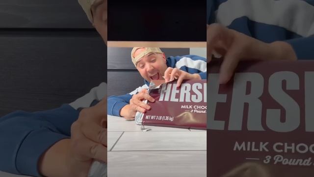 Monster has magic pillow ?? #shorts смотреть онлайн