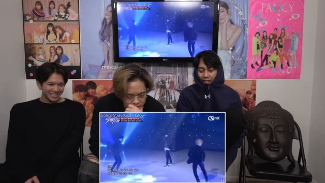 KPOP NOOBS REACT TO A MEMEFUL GUIDE TO STRAY KIDS смотреть онлайн