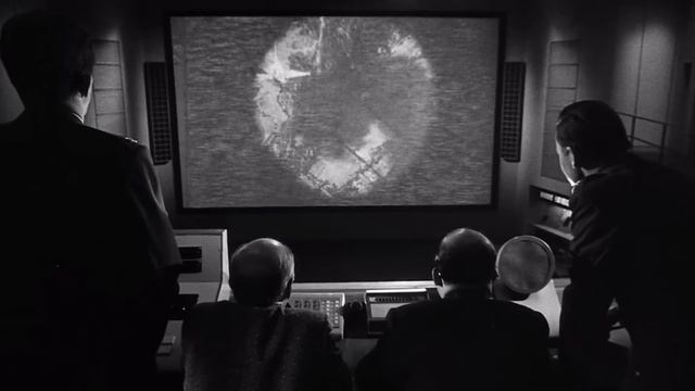 This "FAIL SAFE" actress was WATCHED BY MANY clad in her NIGHTGOWN making small talk before bed! смотреть онлайн