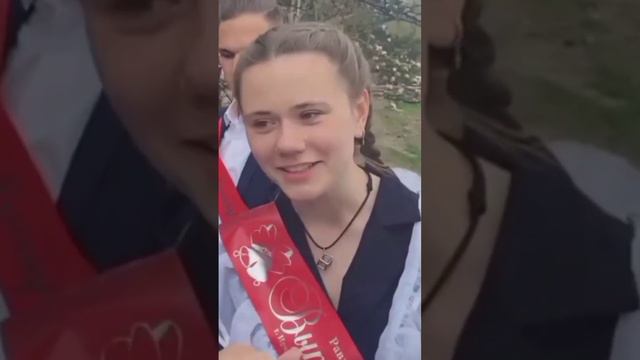 «Мы» Дайте танк #выпускники #последнийзвонок смотреть онлайн