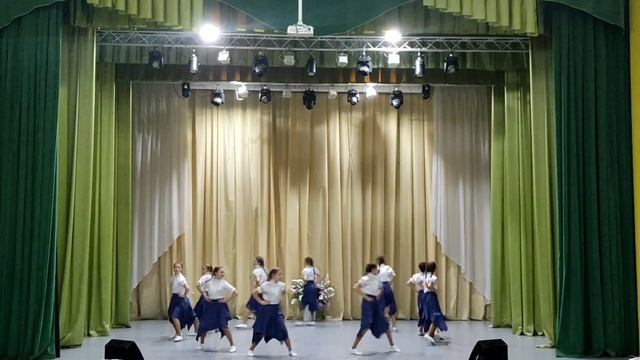 Танцевальный коллектив "Пуговки"- Белорусская полька "Скакуха" смотреть онлайн