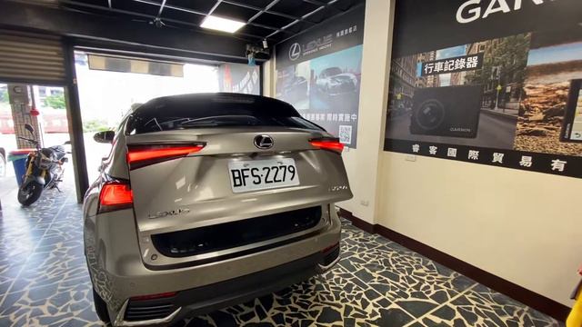 桃園睿客。Lexus NX200 2018～Electric tailgate 上吸式/靜音款。???電動尾門+腳踢感應。 смотреть онлайн