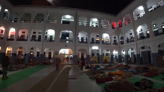 вечерний Амритсар - город Золотого храма