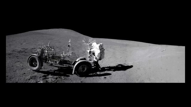 NASA показало фотографии Apollo-15. На них можно видеть красивые пейзажи и необычные объекты смотреть онлайн