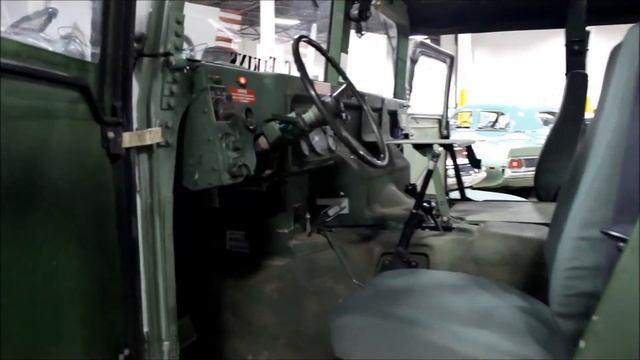 1983 AM General HMMVW M998 смотреть онлайн