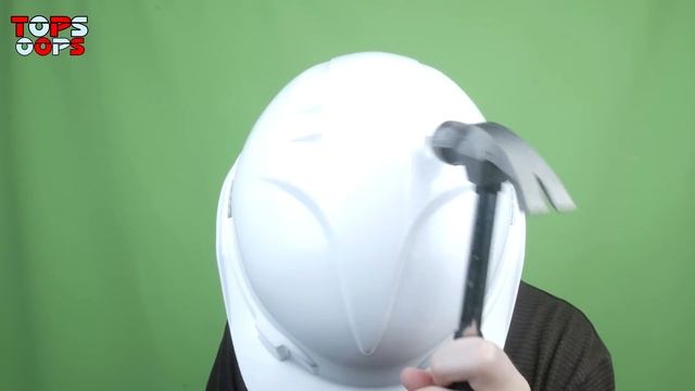 10 ЧЕКНУТЫХ ПРАНКОВ ОТ БЕЗУМЦА! Пранки над друзьями и лайфхаки для школы смотреть онлайн