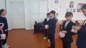 Поздравление с 8 Марта одноклассниц от мальчиков 5 класса.