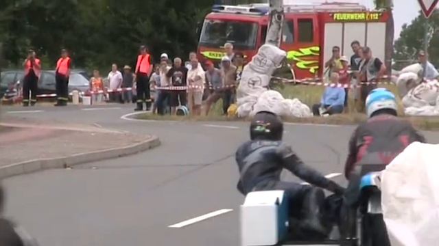 Giacomo Agostini beim 17. Zschorlauer Dreieckrennen 2013 (720x576) смотреть онлайн