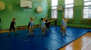 Групповые вольные упражнения 5-6 классы