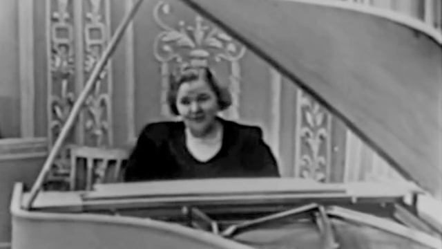 The Kate Smith Hour: Dream a Little Dream of Me смотреть онлайн