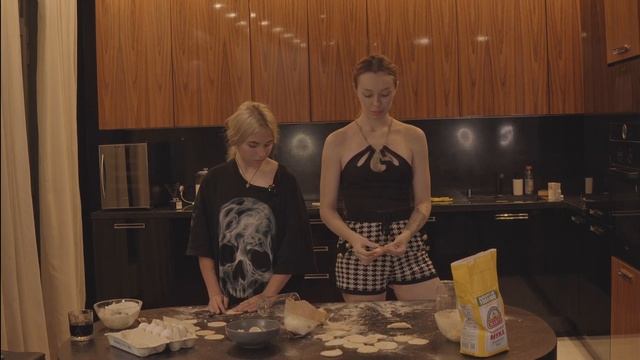 ОБМЕН ЖИЗНЬЮ | Splitika vs Фрося смотреть онлайн