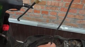 Не заводится скутер.Не поступает бензин в карбюратор.