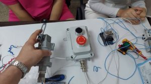 Подключение нагрузки через промежуточное реле.