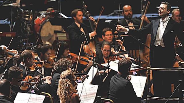 Leonard Bernstein: Lonely Town - John Wilson Orchestra.