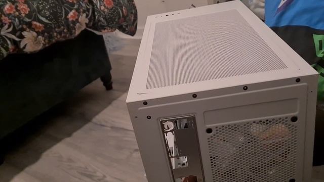 Building My Dream Gaming PC | The Ultimate White Aesthetic Setup! смотреть онлайн