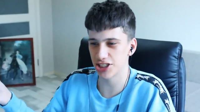 ДЕВОЧКА ПОГРУЗИЛАСЬ В САМЫЙ ГЛУБОКИЙ БАССЕЙН НА 5 МИНУТ... смотреть онлайн