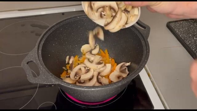 Очень Вкусный и Простой Грибной Суп с Шампиньонами без мяса смотреть онлайн