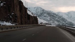 Горы таинственного Ахангаран сая - последние дыхание зимы этого года.