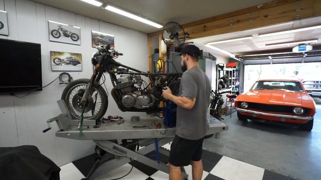 Honda CB750 left for dead - Will it run? смотреть онлайн