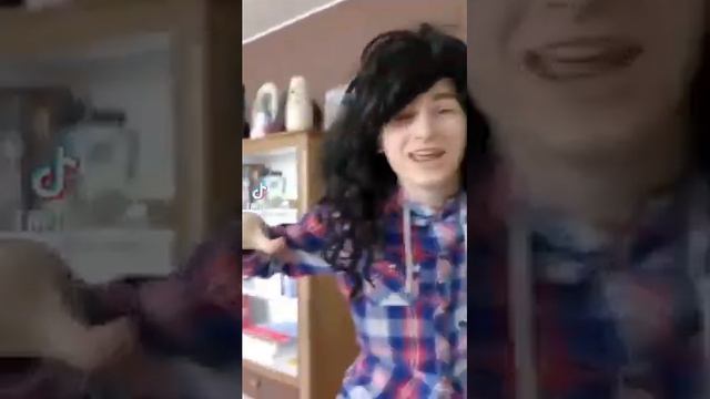 Брайн,Оливия Стар,Ботан в одном видео на протежении 1минуты смотреть онлайн