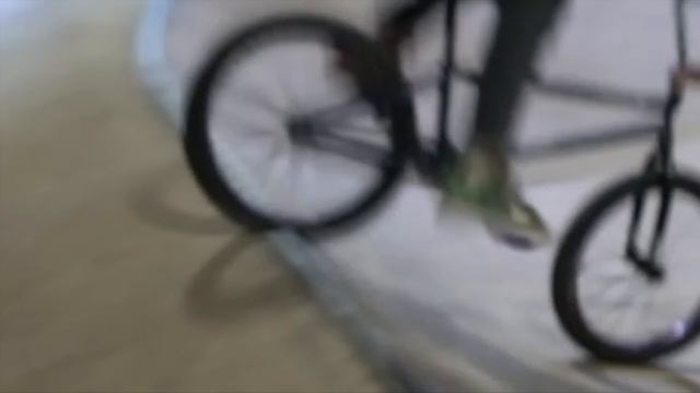 ОБКАТКА ПОДАРЕННОГО ВЕЛОСИПЕДА БМХ смотреть онлайн