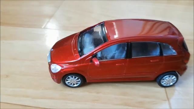 Diecast Mercedes Benz B Class 2006, 1:43 Scale