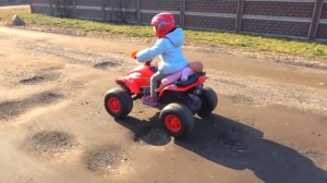 СЛОМАЛСЯ КВАДРОЦИКЛ И СОФИЯ ЗАСТРЯЛА И ПАПА ПОМОГ. СОФУНЬЯ ШАЛУНЬЯ