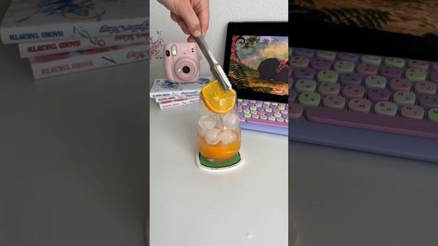 Это любовь ❤️ Мандарин ? рецепт: 1 мандарин + сироп маракуйя 25мл + содовая #love #respect смотреть онлайн