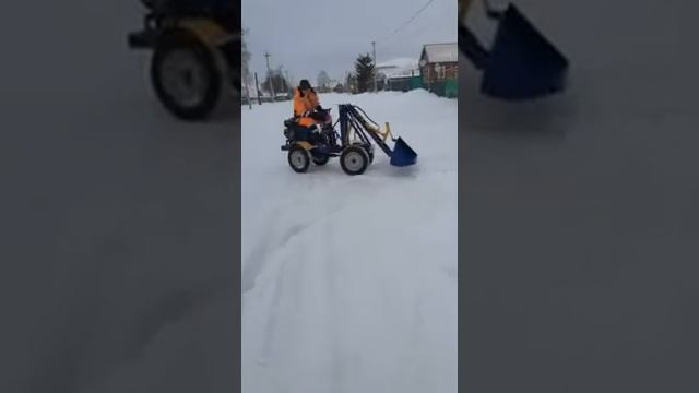 мини погрузчик 4 на 4