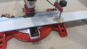 Распаковка и работа торцовочной пилы Einhell TС-MS 2112+ Монтаж ламинированного МДФ плинтуса