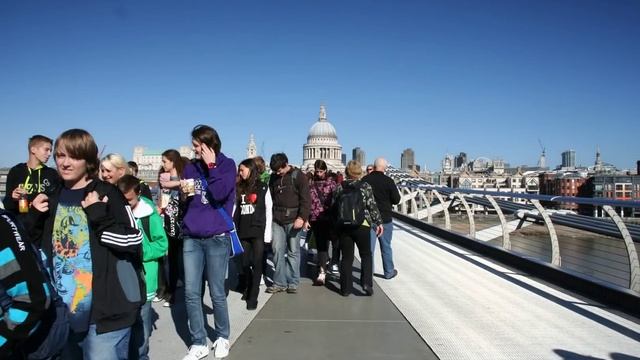 Timelapse On the Millennium Bridge - London смотреть онлайн