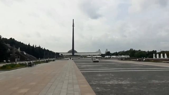 Москва. Прогулка по парку Победы на Поклонной горе. Часть 1. смотреть онлайн