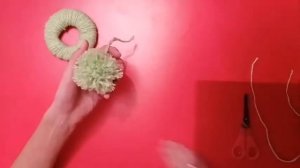 Лягушка из ниток.Игрушки из помпонов. Поделки своими руками из ниток (пряжи).