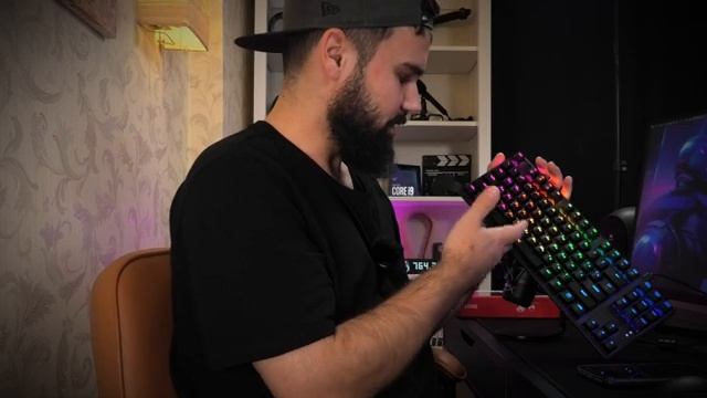 ⌨️ Обзор HyperX Alloy Origins Core - добавили RGB и новые красные линейные свичи
