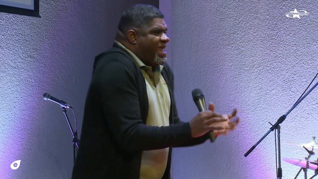 "No te cuelgues con cosas" - Carlos Andrés Arango / Reunión de jóvenes - Esperanza en la Ciudad смотреть онлайн