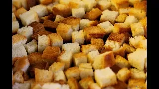 Сухарики в домашних условиях. Сухарики в духовке. Сухарики со специями. Сухарики к супу. смотреть онлайн