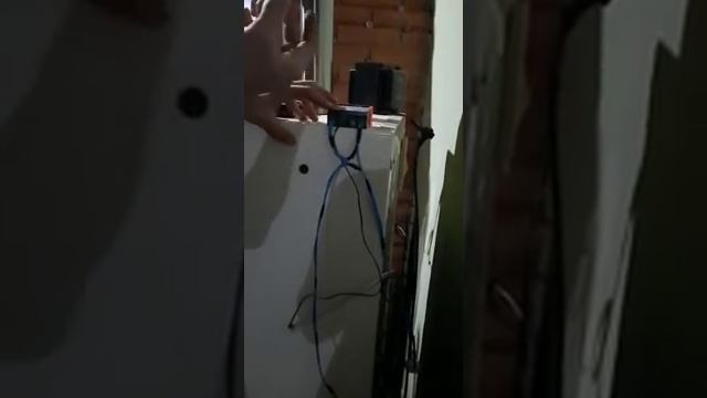 Freezer vertical como chopeira usando termostato STC1000 смотреть онлайн