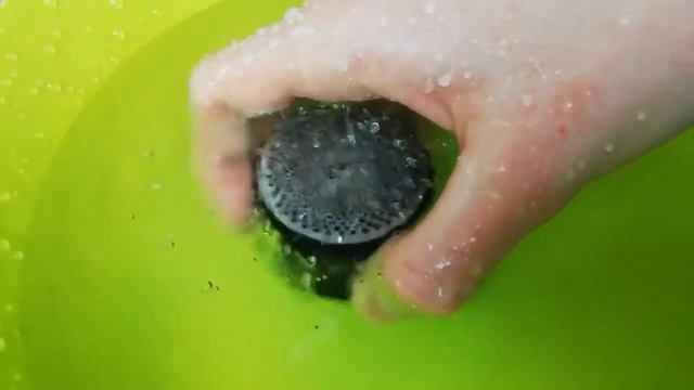 SUPER MINI BLUETOOTH PORTABLE SPEAKER WITH CARRY CASE EWA A106 PRO 5.0 смотреть онлайн