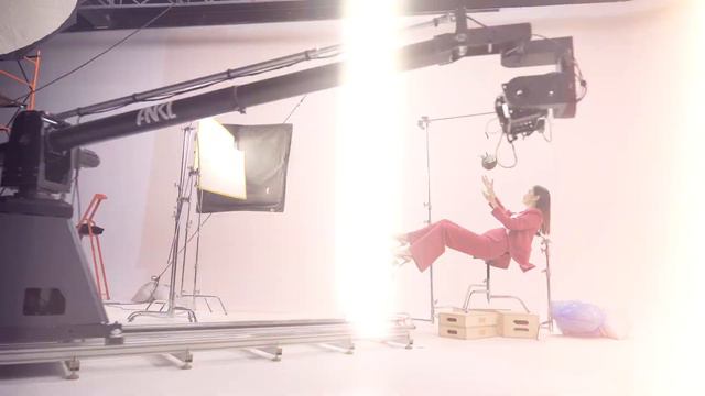 Backstage - Altyn Bank - Каждый тянется к мечте смотреть онлайн